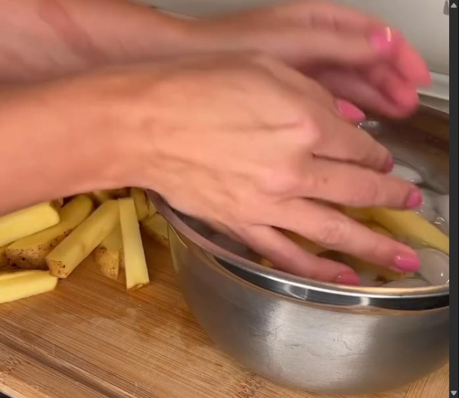 Step 1.1: Slice potatoes into wedges and soak in an ice bath for 30 minutes