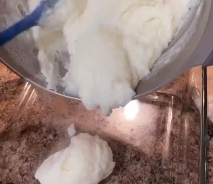 Step 1.1: Pour into a serving tray and leave to cool
