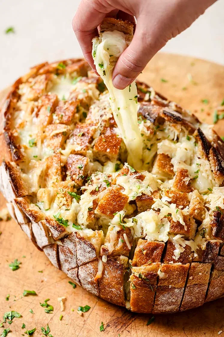 Step 1.1: Serve hot and enjoy the cheesy pull-apart goodness!