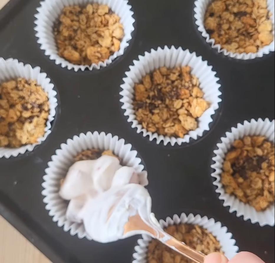 Step 1.1: Top your granola with the mixture and decorate with a chopped strawberry