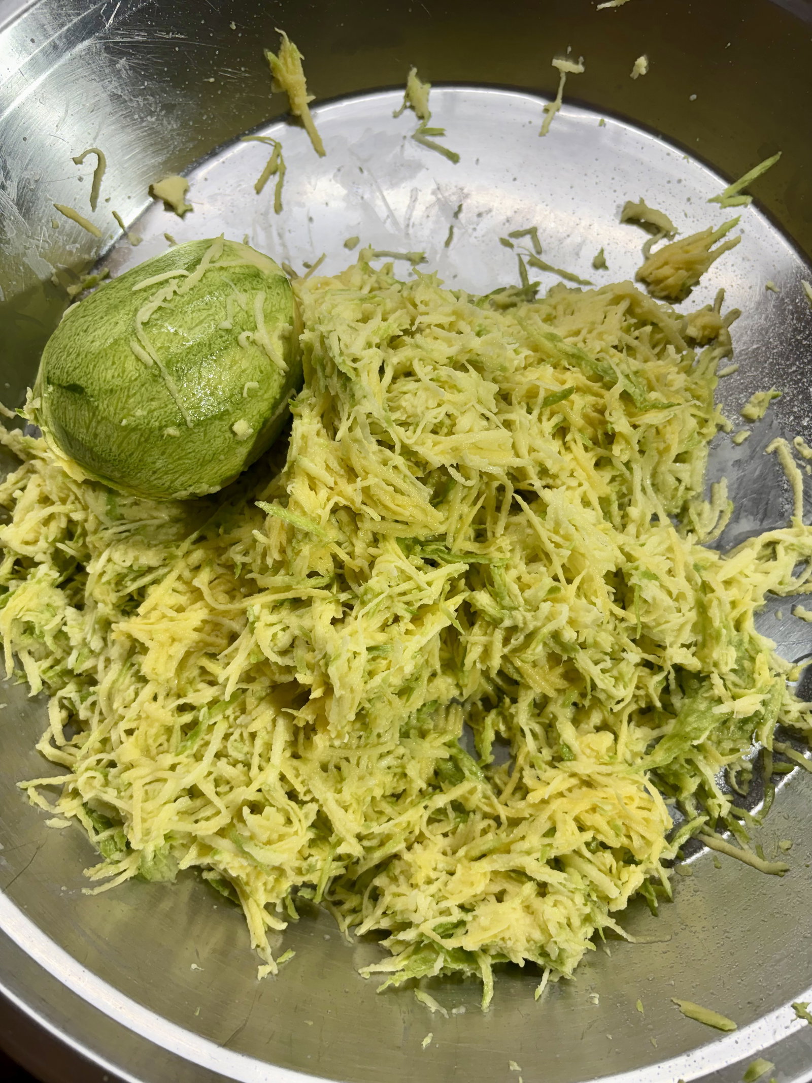 Step 1.1: Wash the raw mangoes thoroughly and wipe them completely dry with a clean towel