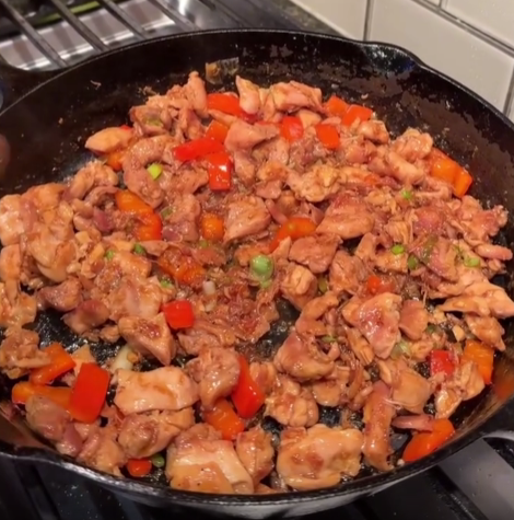 Step 4.1: Cook for 2–3 minutes, stirring constantly, until the sauce becomes glossy and thick