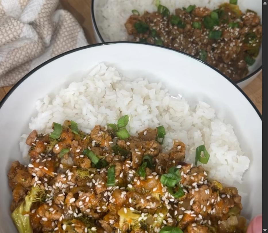 Step 4.1: Garnish with green onions and sesame seeds