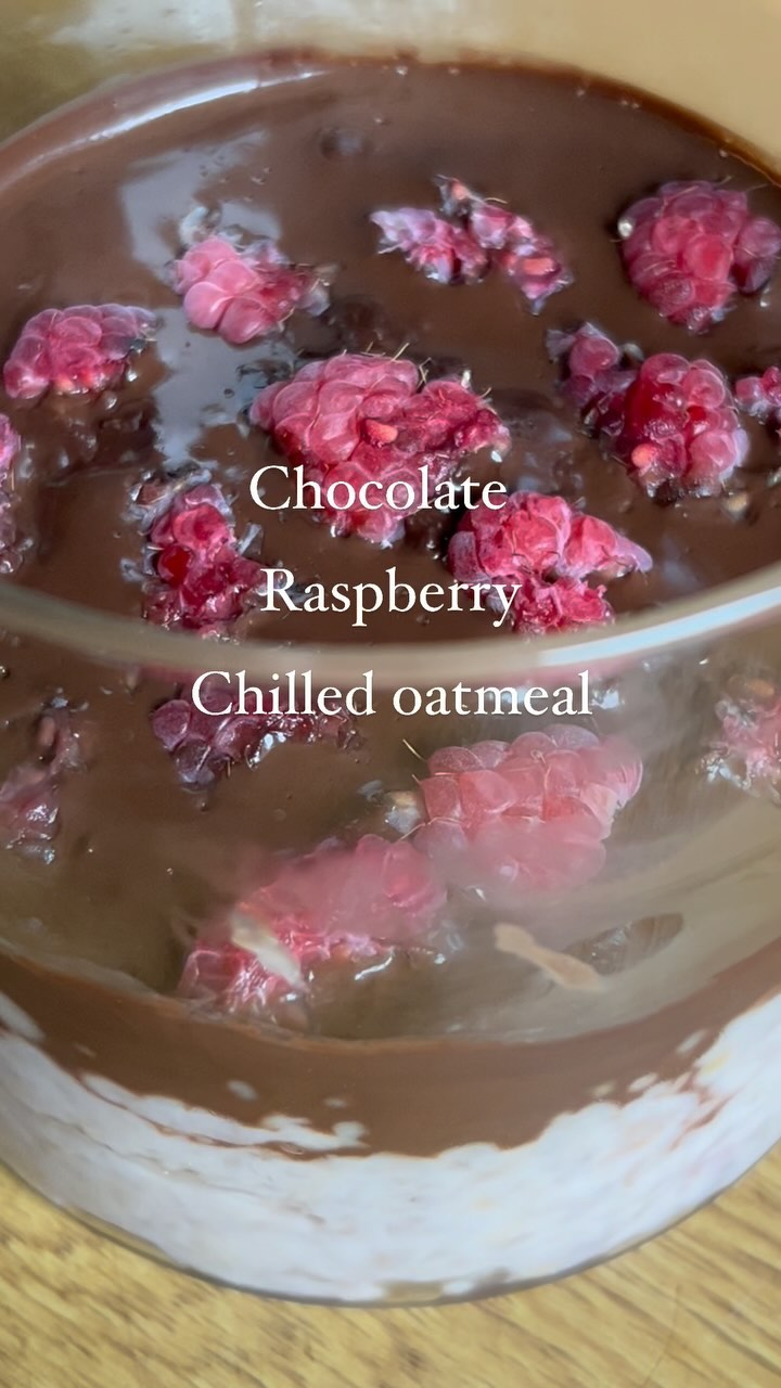 Overnight Chocolate Raspberry Protein Oats recipe