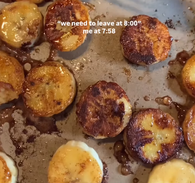 Step 2.1: Sprinkle with cinnamon and cook on each side until soft and caramelised with golden edges