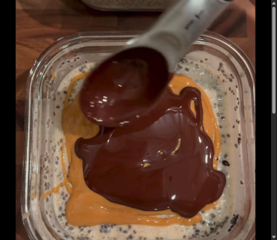 Step 1.1: Pour the melted chocolate into each container, completely covering the top layer