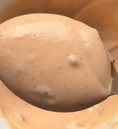 Step 3.1: Combine greek yogurt, hot sauce, peri-peri powder, and chilli flakes in a bowl