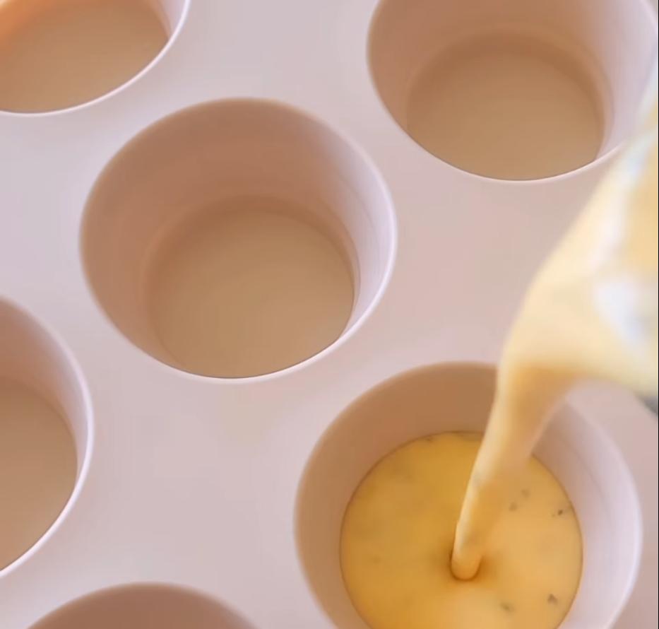 Step 1.1: Top with the egg mixture