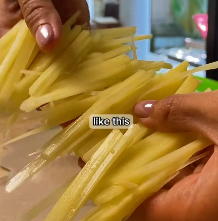Step 1.1: Peel the potatoes and slice them thinly into matchsticks or julienne strips