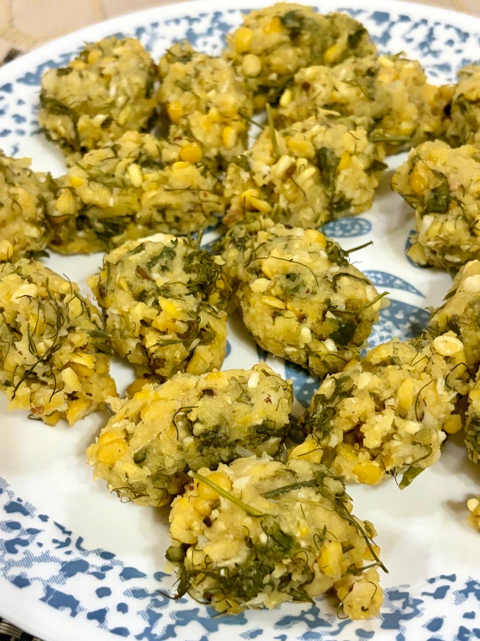 Nucchina Unde (Lentils Steamed Snack) recipe