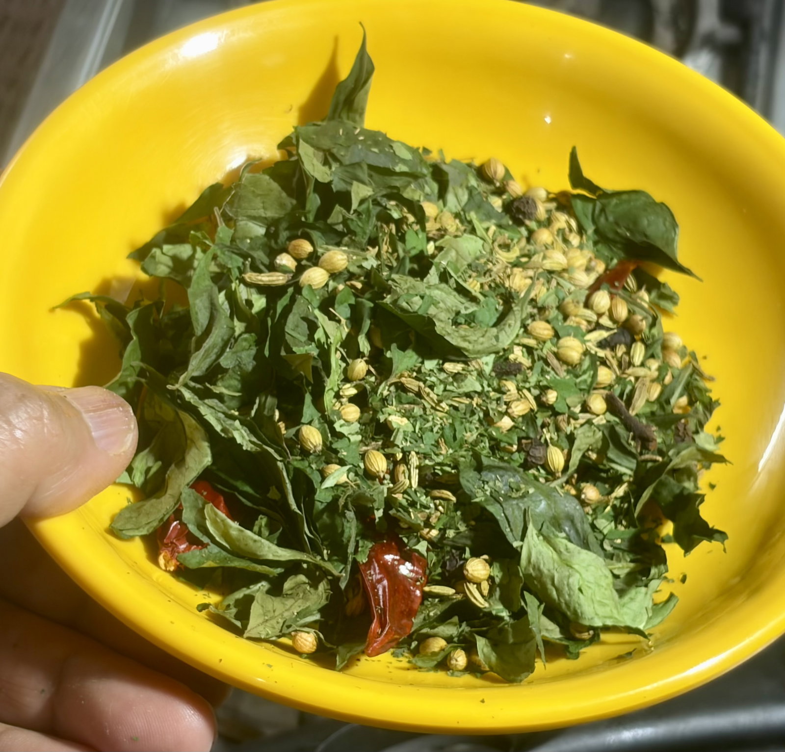 Step 2.3: Add fresh curry leaves and continue roasting until they turn perfectly crisp