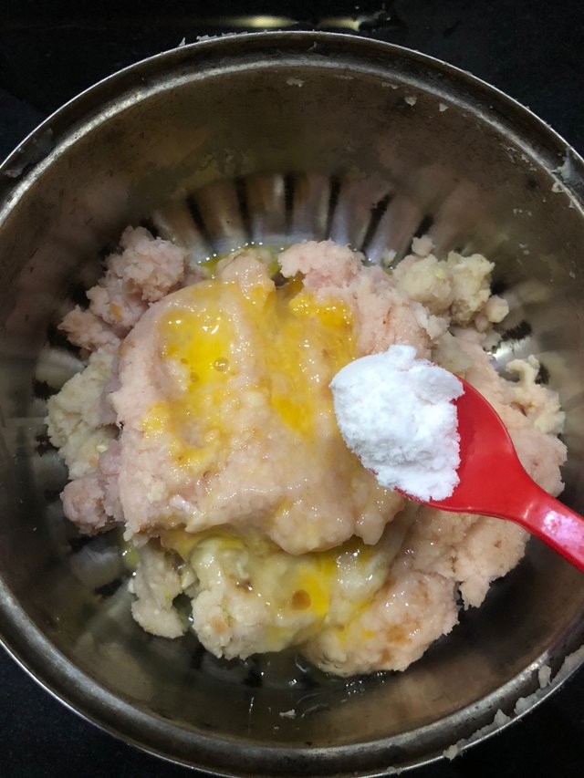 Step 2.2: Add garlic paste, mayonnaise, vinegar, soy sauce, salt, black pepper, and green chilli paste