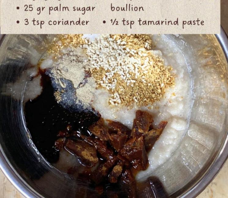 Step 1.1: Blend shallots, garlic, galangal, ginger, palm sugar, coriander, salt, white pepper, kecap manis, mushroom bouillon, and tamarind paste into a spice paste