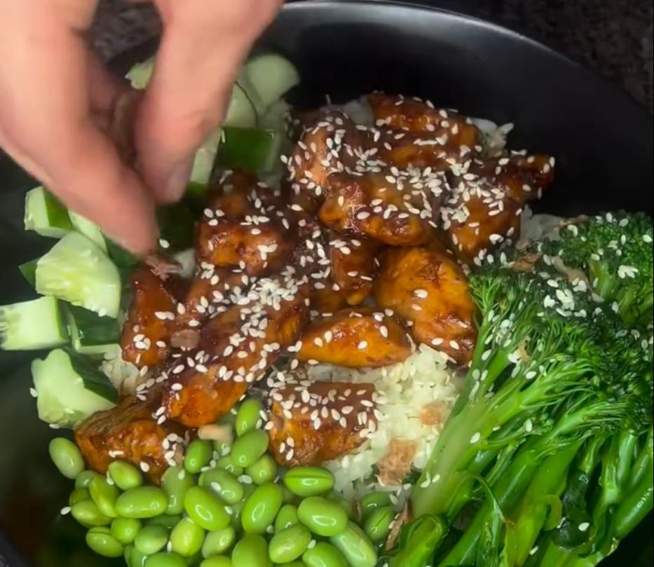 Step 1.1: Garnish with sesame seeds, fried shallots, and spring onions