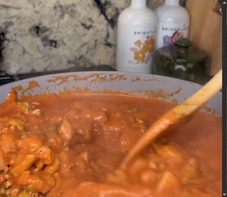 Step 3.1: Transfer the cooked chicken to the sauce and simmer for 10 minutes, stirring occasionally, until the flavors meld together