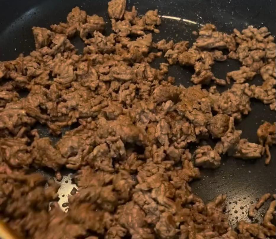 Step 1.1: Cook seasoned mince in a pan with olive oil spray until browned and cooked through