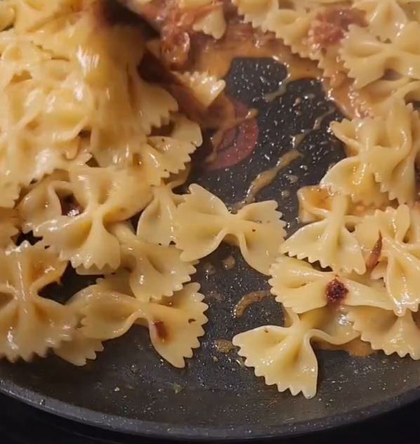 Step 1.1: Add cooked pasta and reserved pasta water a little at a time until the sauce reaches the desired consistency
