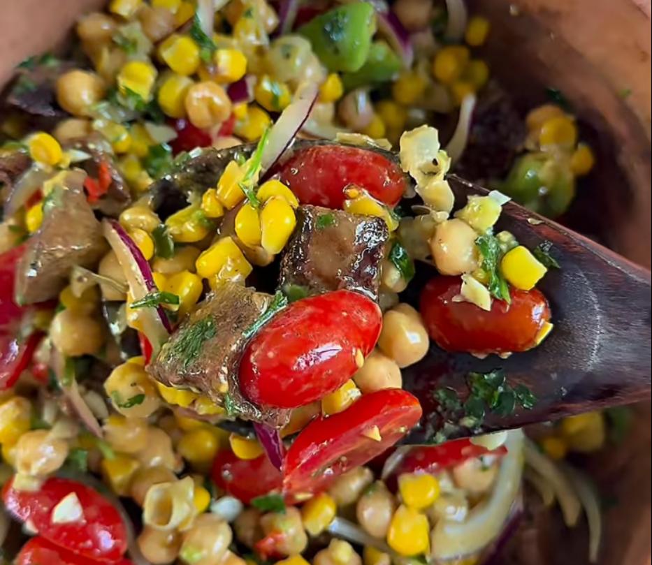 Step 3.1: Place steak on top of your corn salad and mix well