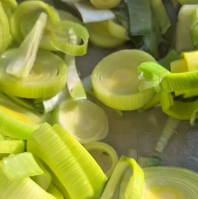 Step 3.1: Add the leeks and cook until soft and fragrant