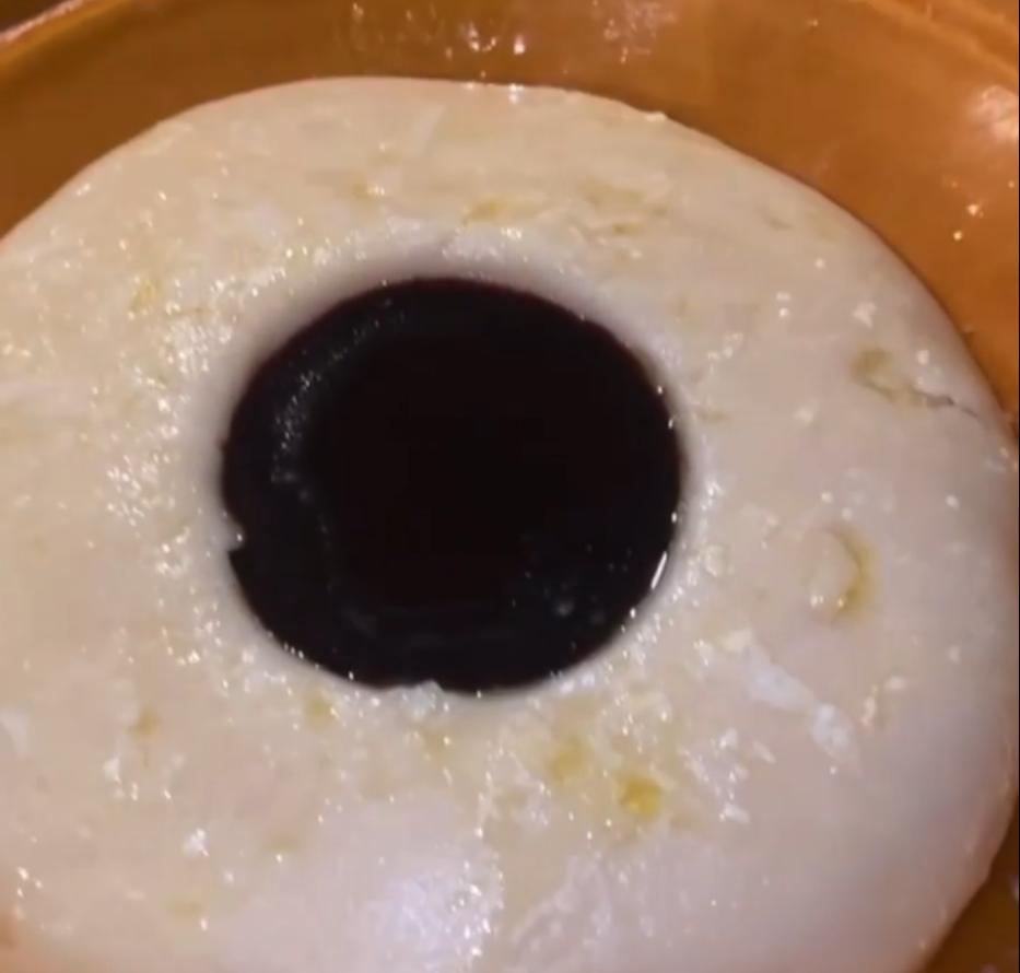 Step 1.1: Plate up the aseeda, pour over the melted butter and serve with date syrup