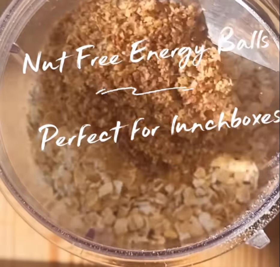 Step 1.1: Add the oats, flaxseed, and cocoa powder
