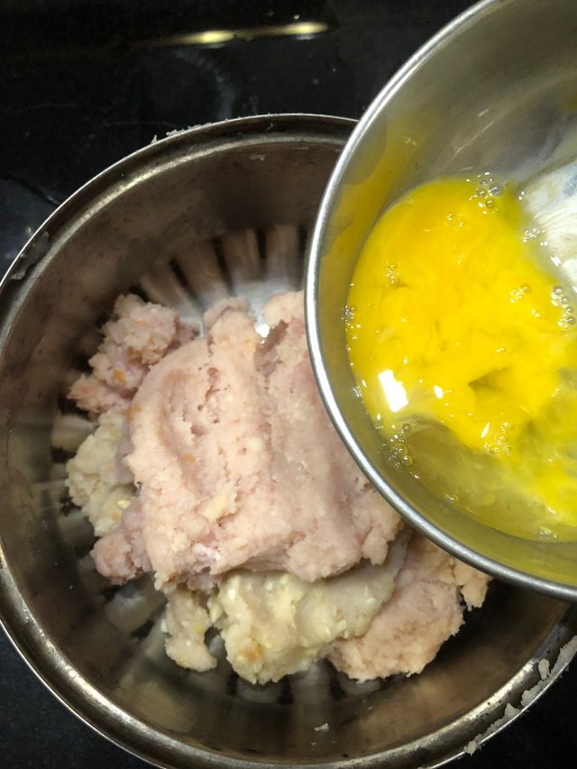 Step 2.1: Add garlic paste, mayonnaise, vinegar, soy sauce, salt, black pepper, and green chilli paste