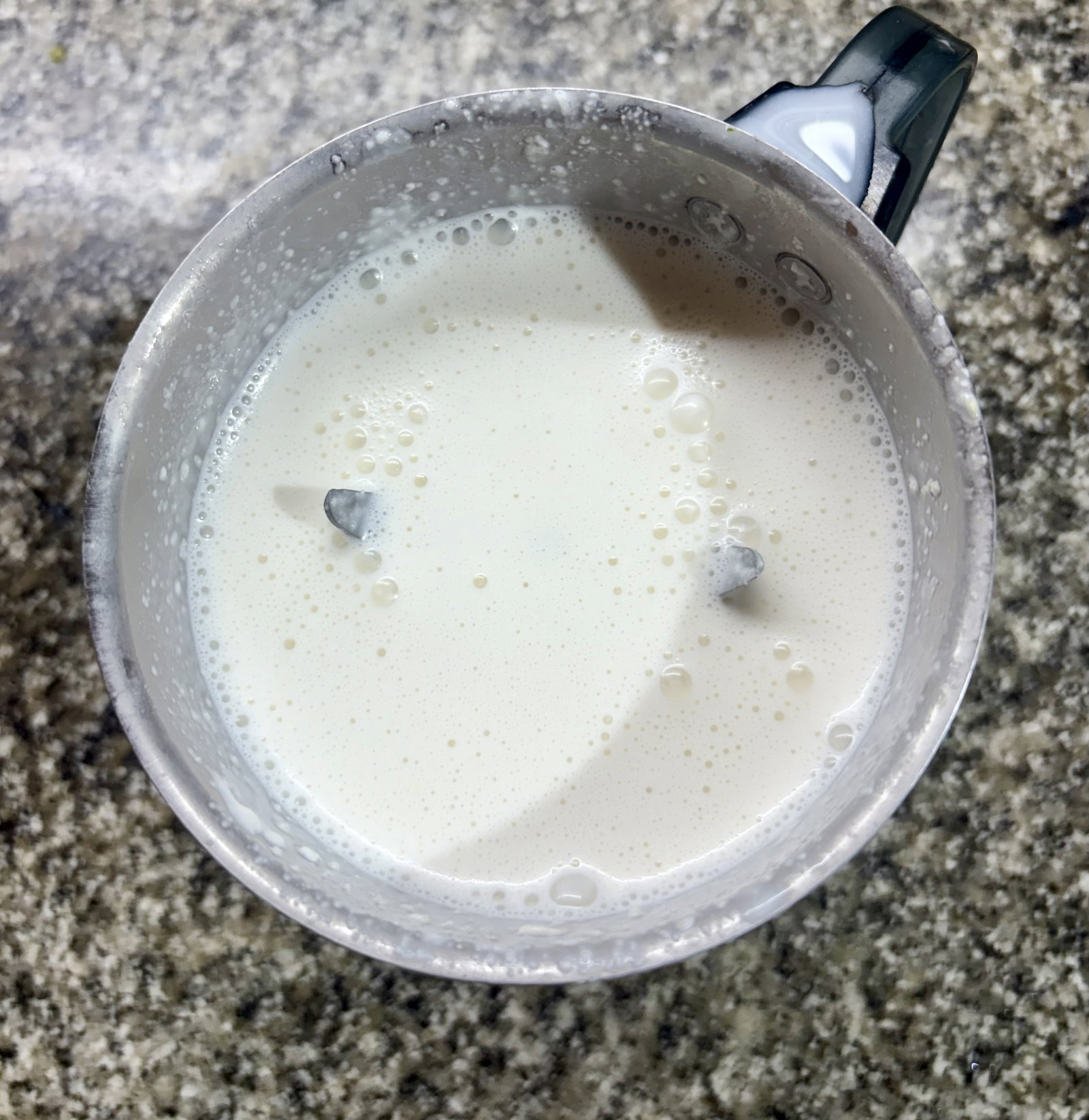 Step 2.1: Drain the soaked cashews and blend with the fresh cream into a smooth paste