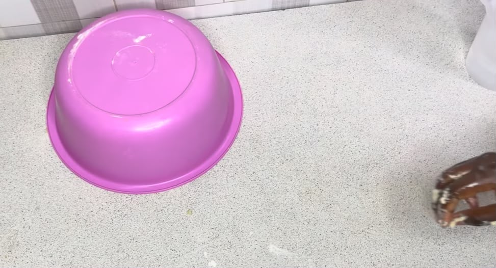Step 2.1: Let the shaped dough rest for another 10–15 minutes
