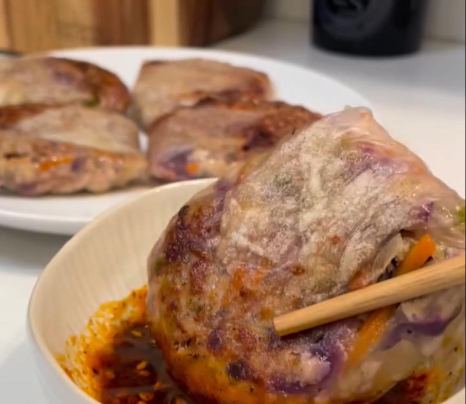 Step 1.1: Serve with a mix of chili oil and white vinegar
