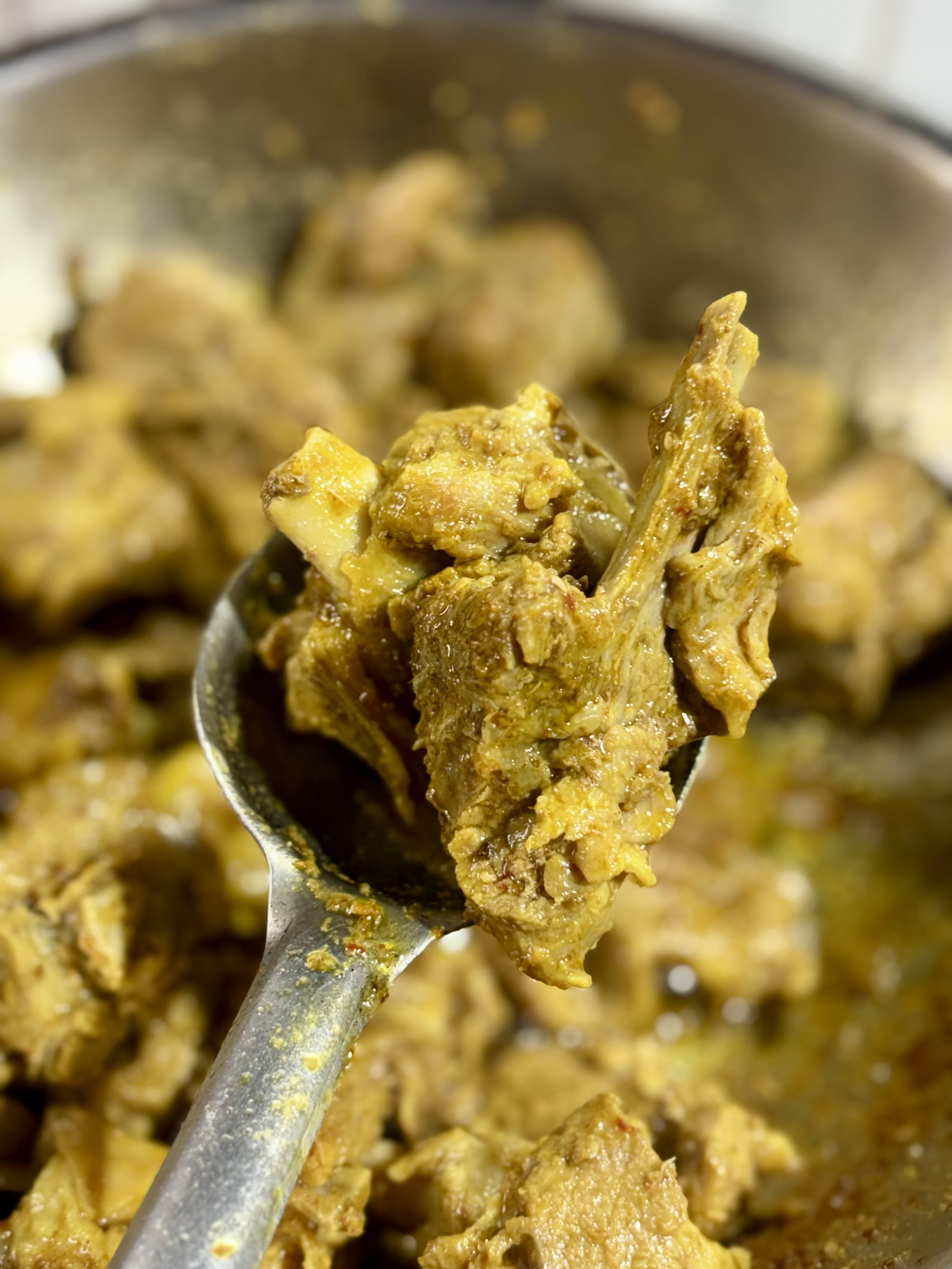 Step 3.1: Add the boiled mutton and sauté for 5 minutes until slightly browned