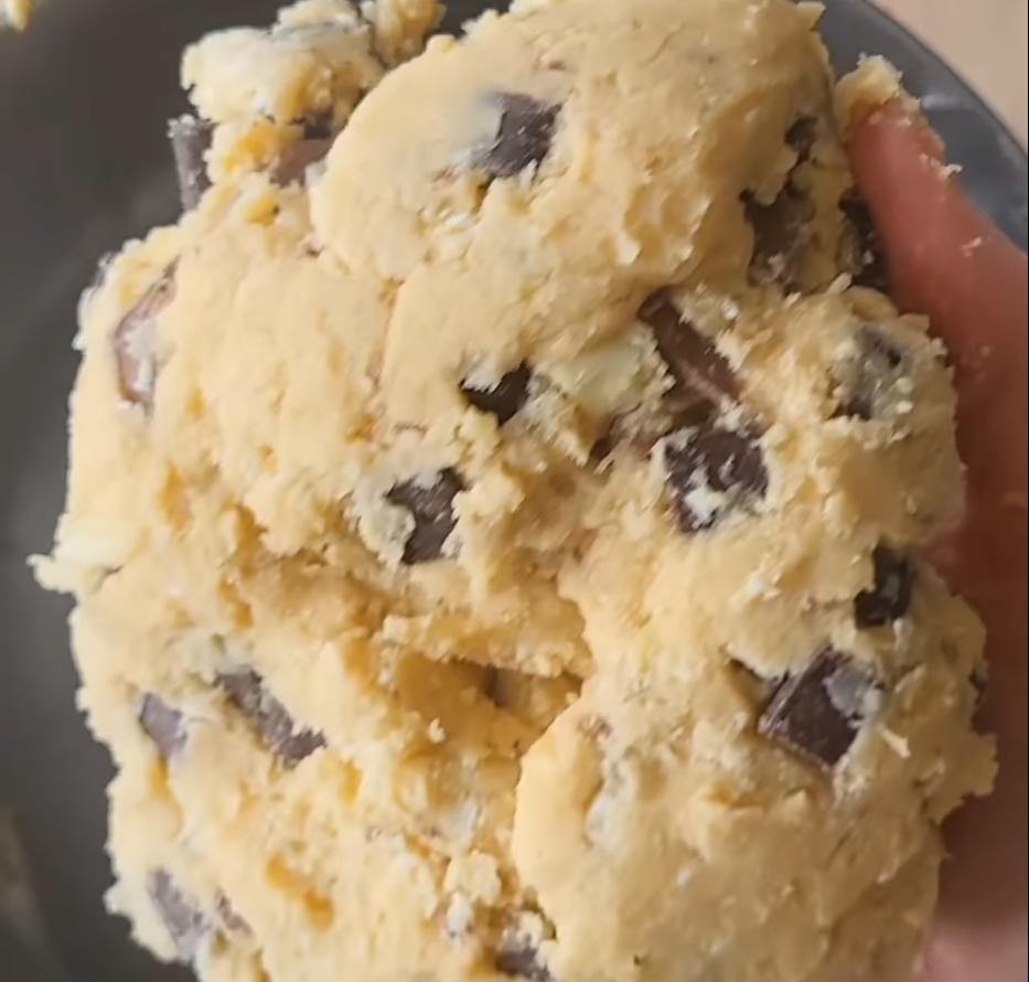 Step 1.1: Add the chocolate chips and mix well to form a dough