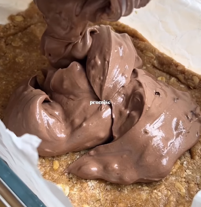 Step 2.1: Spread the mousse evenly over the prepared base