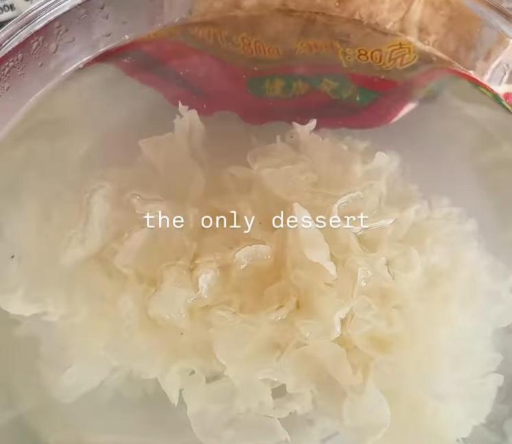 Step 1.1: Soak the snow ear fungus in hot water until softened