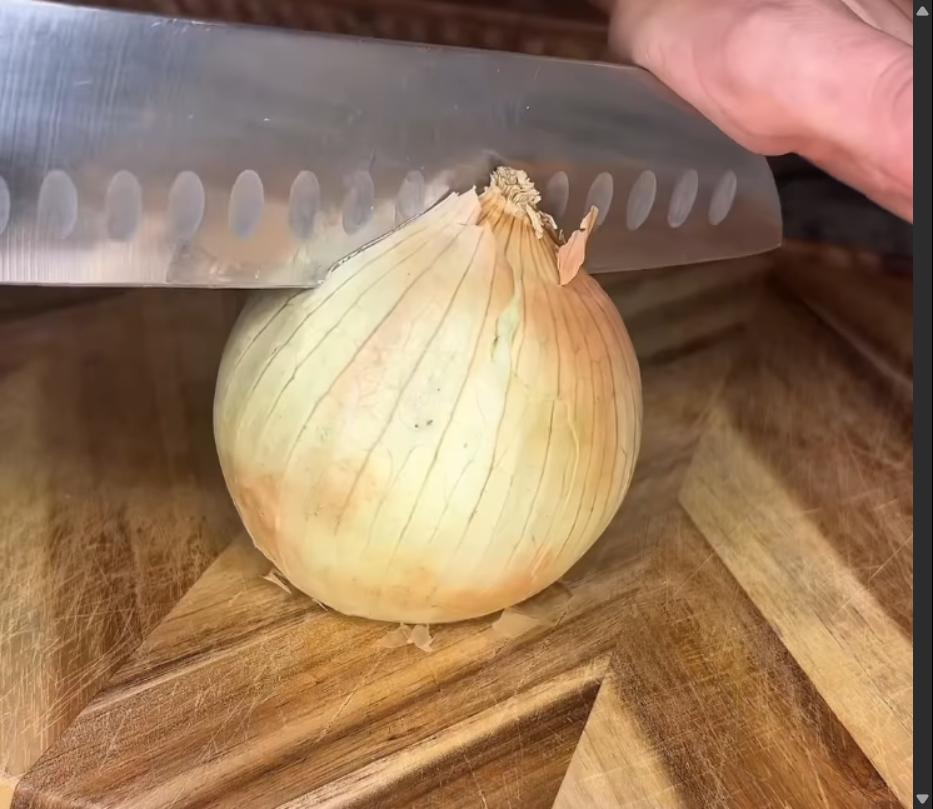 Step 1.1: Dice the onion and bell pepper