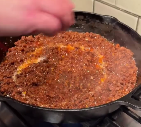 Step 1.2: Let the sauce bubble for 2–3 minutes