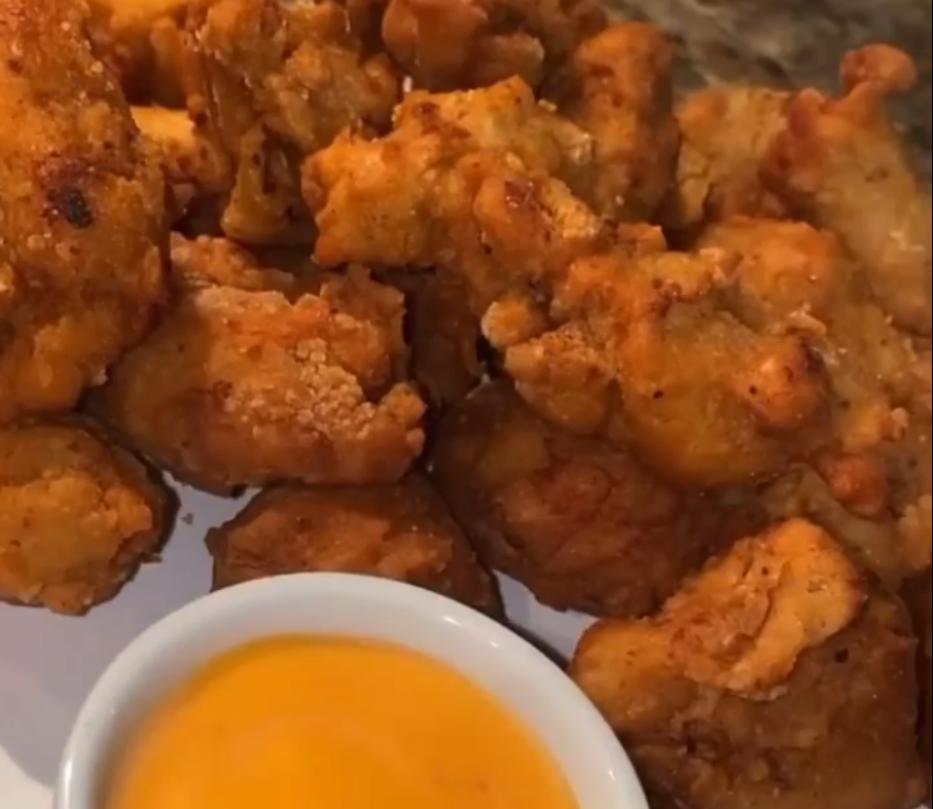 Step 4.1: Serve with spicy mayo