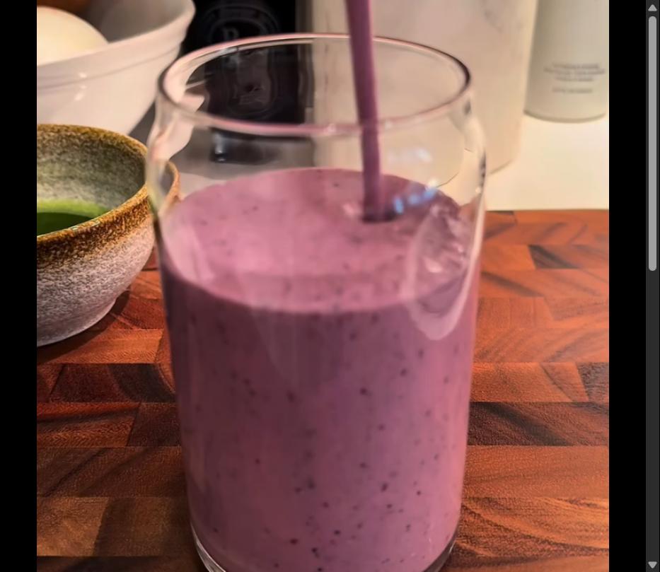 Step 1.1: Pour the smoothie into a cup