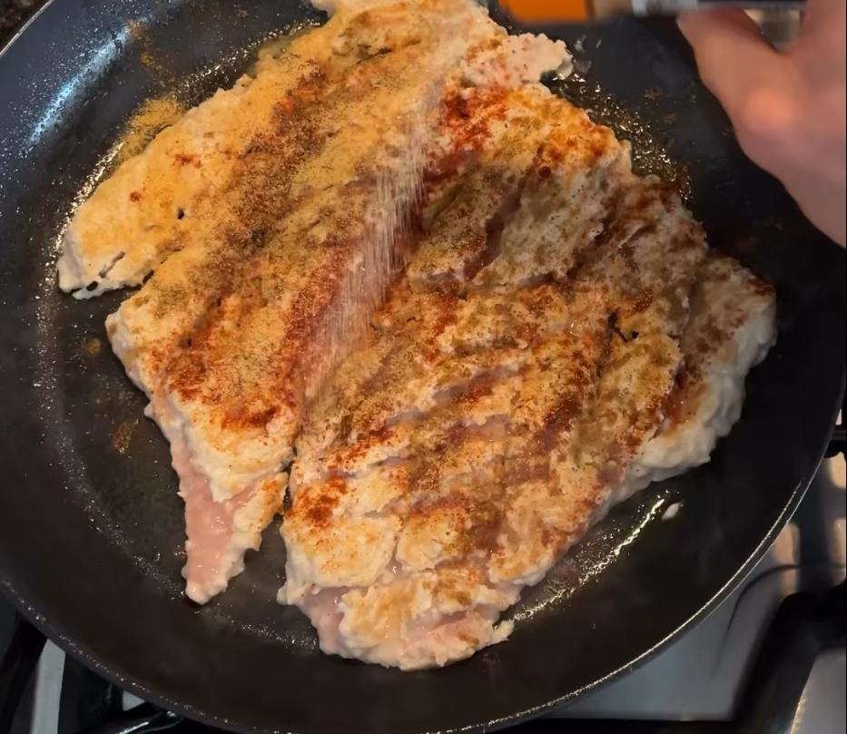 Step 1.1: Season the mince generously with thyme, smoked paprika, cumin, garlic powder, onion powder, salt and pepper