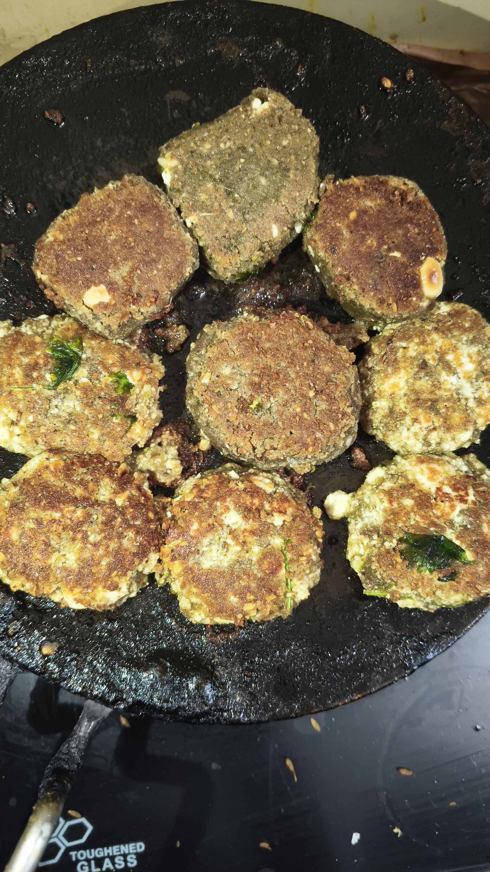 Step 1.1: Roast the coated paneer or paneer tikki on a tawa or pan with butter, ghee, or oil for 5–6 minutes, until it turns slightly reddish-brown and crispy