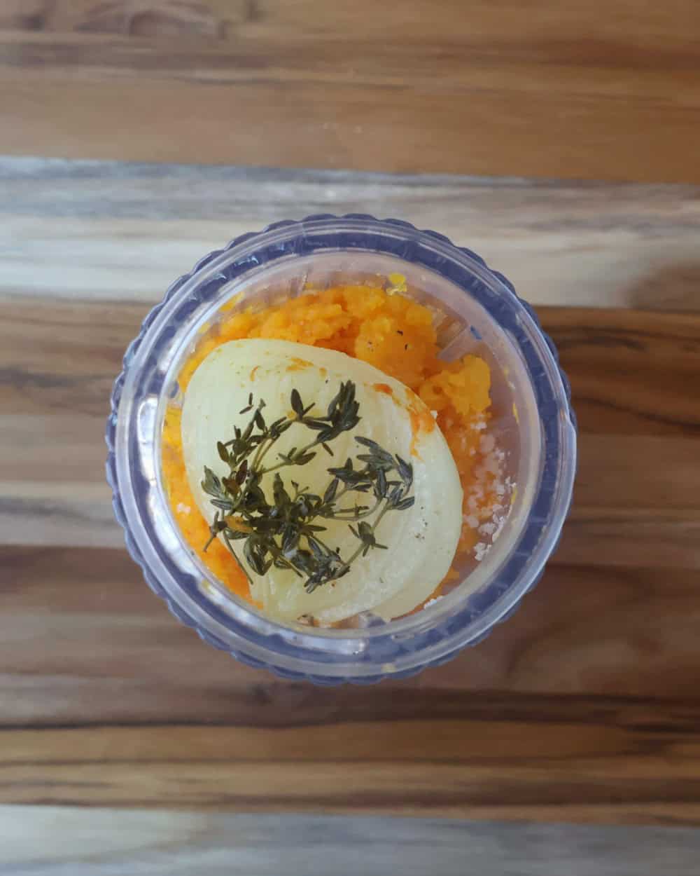 Step 1.1: Blend the sauce: Scoop 1 cup of roasted squash into a blender with the garlic, onion, thyme leaves, and chicken stock