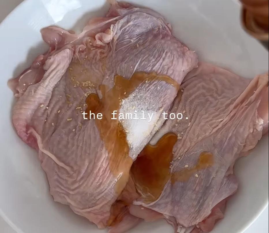 Step 1.1: Marinate the chicken with chicken bouillon powder, salt and 1 tbsp sesame oil