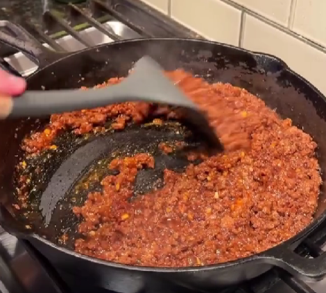 Step 1.1: Let the sauce bubble for 2–3 minutes