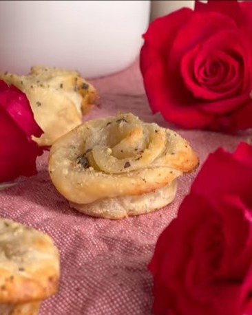 Garlic Rose Knots recipe