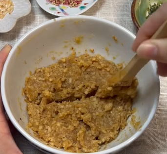 Step 1.1: Combine the miso and dashi powder in a small bowl