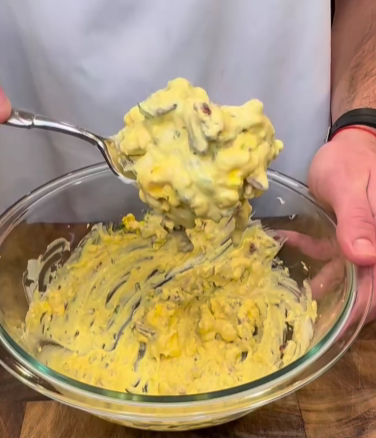 Step 3.1: Pipe the mixture into the egg whites and garnish with bacon and parsley