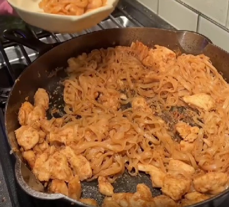 Step 4.1: Toss until the noodles are fully coated and silky