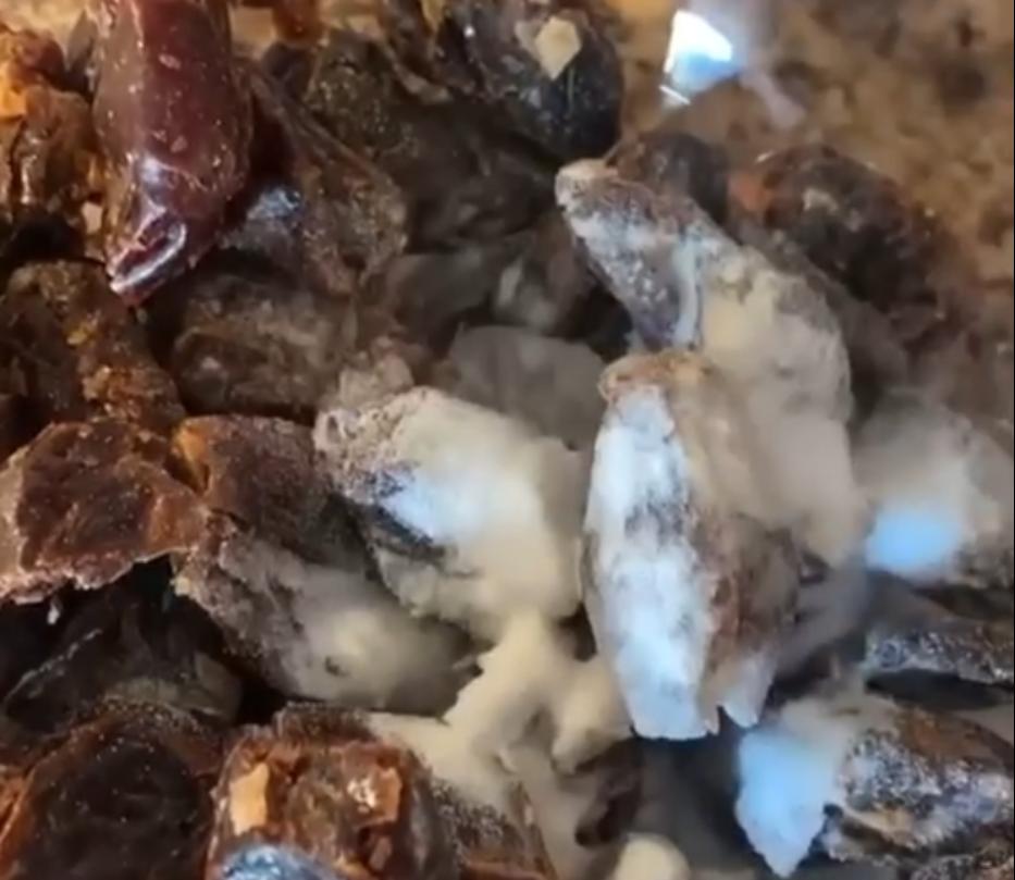 Step 1.1: Soak pitted dates in water with baking powder