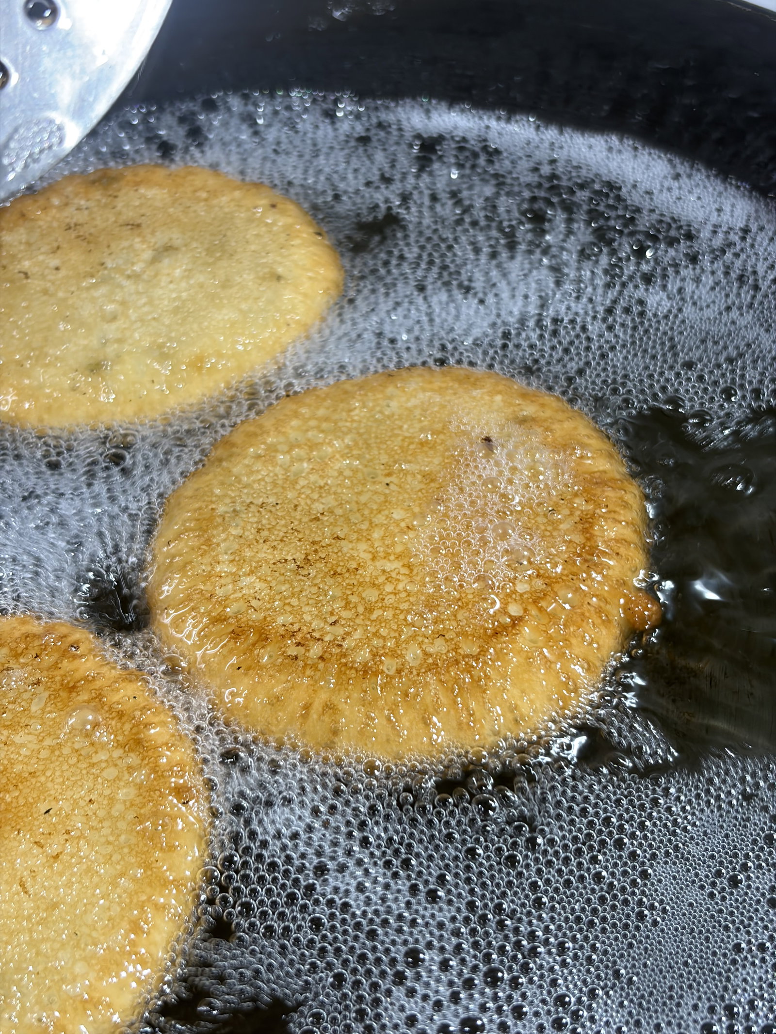 Step 2.1: Gently flip it over and cook the other side until it is evenly golden brown