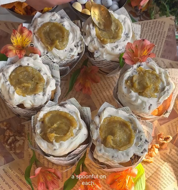 Step 4.1: Add a small spoonful of the caramelized banana glaze on top