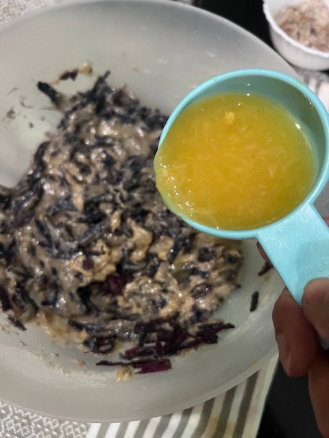 Step 3.1: Finally gently mix in the orange juice